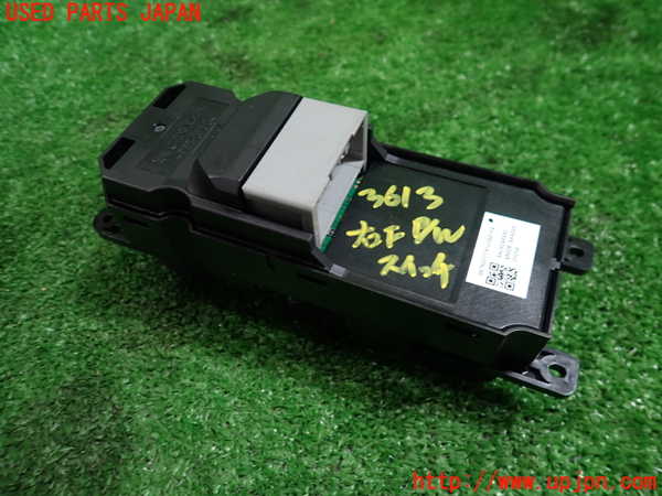 1UPJ-9236136240]N-BOX カスタム(エヌ ボックス カスタム)(JF3)右前パワーウィンドウスイッチ 中古_2