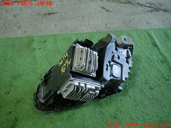 1UPJ-9236141130]ベンツ C200 ステーションワゴン(205242C)(205)右ヘッドライト LED 中古_3