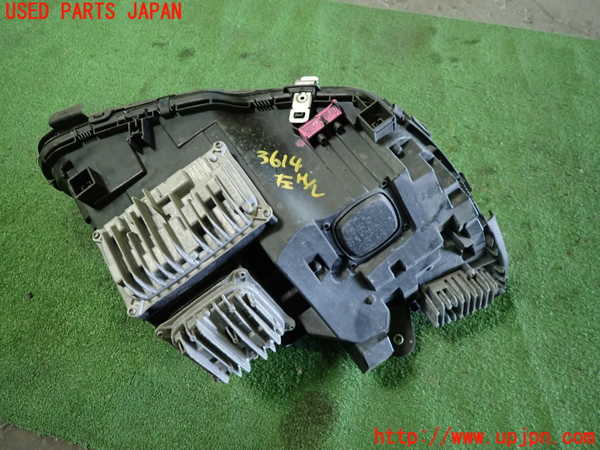 1UPJ-9236141132]ベンツ C200 ステーションワゴン(205242C)(205)左ヘッドライト LED 中古_4