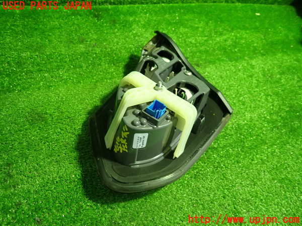 1UPJ-9236141552]ベンツ C200 ステーションワゴン(205242C)(205)左リアフィニッシャー 中古_3