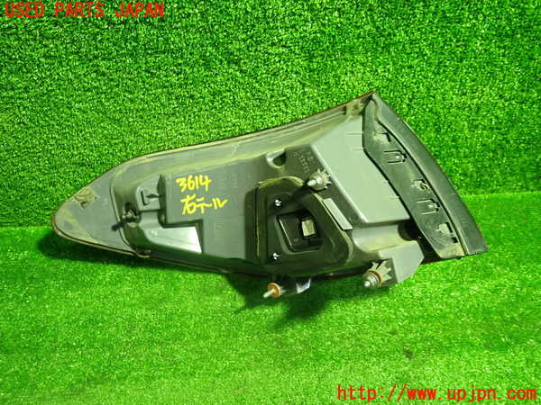 1UPJ-9236141530]ベンツ C200 ステーションワゴン(205242C)(205)右テールランプ 中古_3