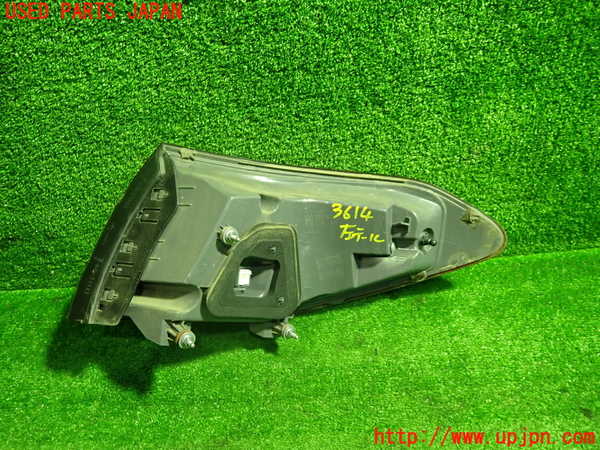 1UPJ-9236141536]ベンツ C200 ステーションワゴン(205242C)(205)左テールランプ 中古_3