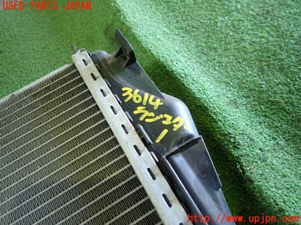 1UPJ-9236142321]ベンツ C200 ステーションワゴン(205242C)(205)ラジエーター1 中古_2