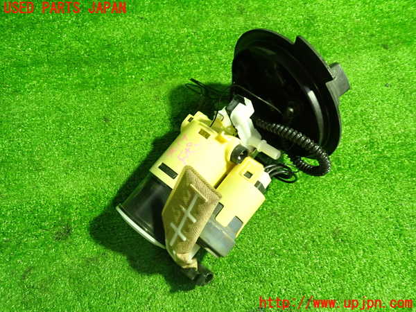 1UPJ-9236142510]ベンツ C200 ステーションワゴン(205242C)(205)燃料ポンプ 中古_3