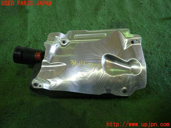 1UPJ-9236142560]ベンツ C200 ステーションワゴン(205242C)(205)エアクリーナーボックス 中古_3