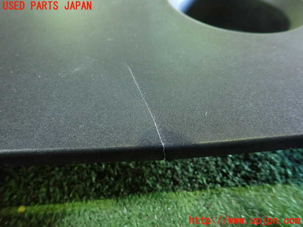 1UPJ-9236142160]ベンツ C200 ステーションワゴン(205242C)(205)エンジンアッパーカバー 中古_2