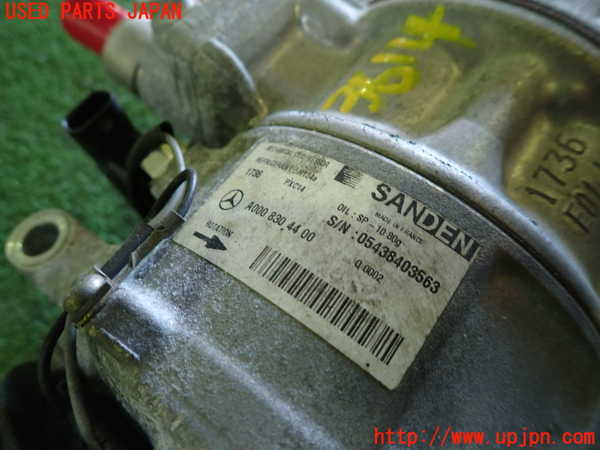 1UPJ-9236146025]ベンツ C200 ステーションワゴン(205242C)(205)エアコンコンプレッサー 中古_3