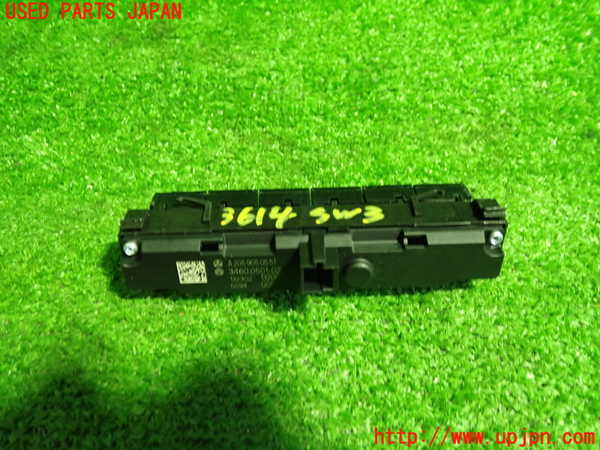 1UPJ-9236146308]ベンツ C200 ステーションワゴン(205242C)(205)スイッチ3 (ソナーOFF他) 中古_2