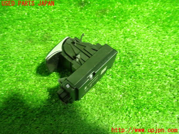 1UPJ-9236146309]ベンツ C200 ステーションワゴン(205242C)(205)スイッチ4 (電動パーキングブレーキ) 中古_2