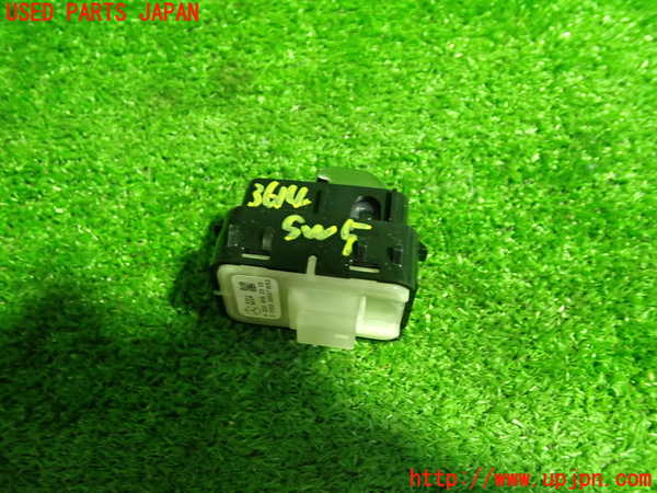 1UPJ-9236146310]ベンツ C200 ステーションワゴン(205242C)(205)スイッチ5 (トランク) 中古_3