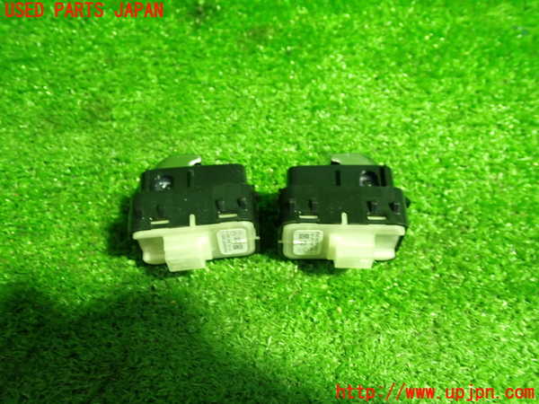 1UPJ-9236146313]ベンツ C200 ステーションワゴン(205242C)(205)スイッチ8 中古_2