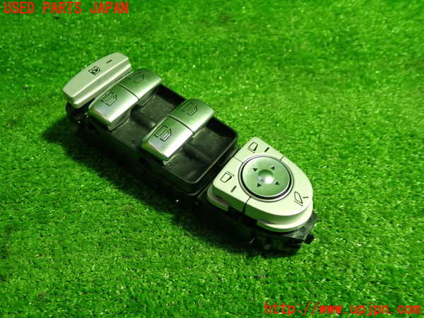 1UPJ-9236146240]ベンツ C200 ステーションワゴン(205242C)(205)右前パワーウィンドウスイッチ 中古_2