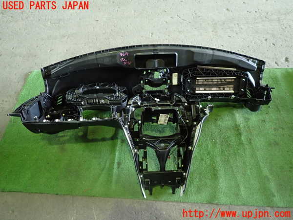 1UPJ-9236147505]ベンツ C200 ステーションワゴン(205242C)(205)ダッシュボード 中古_3