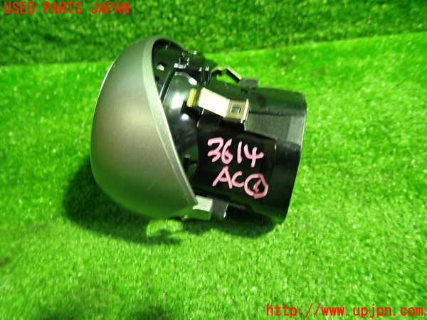 1UPJ-9236147526]ベンツ C200 ステーションワゴン(205242C)(205)エアコン吹き出し口1 (右) 中古_3