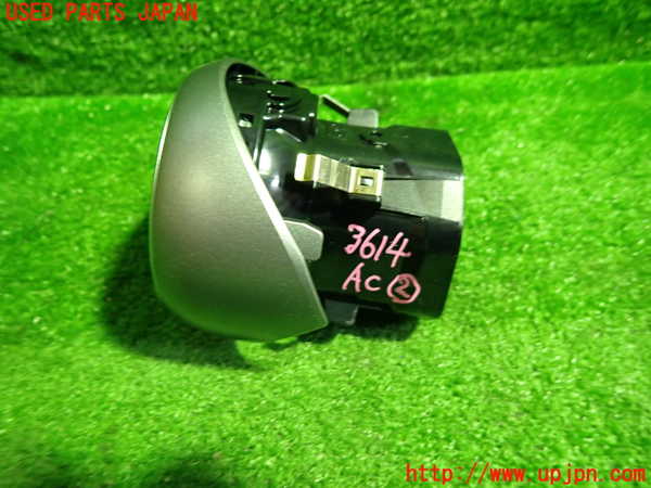 1UPJ-9236147527]ベンツ C200 ステーションワゴン(205242C)(205)エアコン吹き出し口2 (左) 中古_3