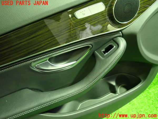 1UPJ-9236141264]ベンツ C200 ステーションワゴン(205242C)(205)左前ドア内張り 中古_2