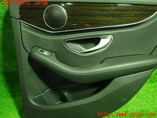 1UPJ-9236141294]ベンツ C200 ステーションワゴン(205242C)(205)右後ドア内張り 中古_2