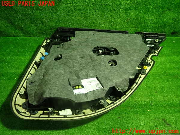 1UPJ-9236141324]ベンツ C200 ステーションワゴン(205242C)(205)左後ドア内張り 中古_3