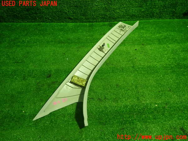 1UPJ-9236147660]ベンツ C200 ステーションワゴン(205242C)(205)左フロントピラートリム 中古_3