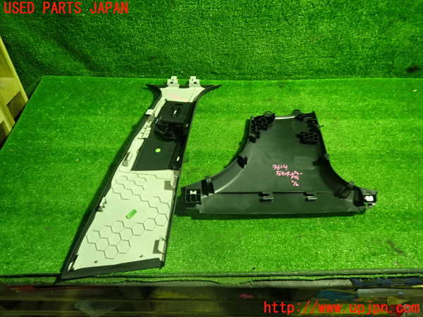 1UPJ-9236147670]ベンツ C200 ステーションワゴン(205242C)(205)左センターピラートリム 中古_2