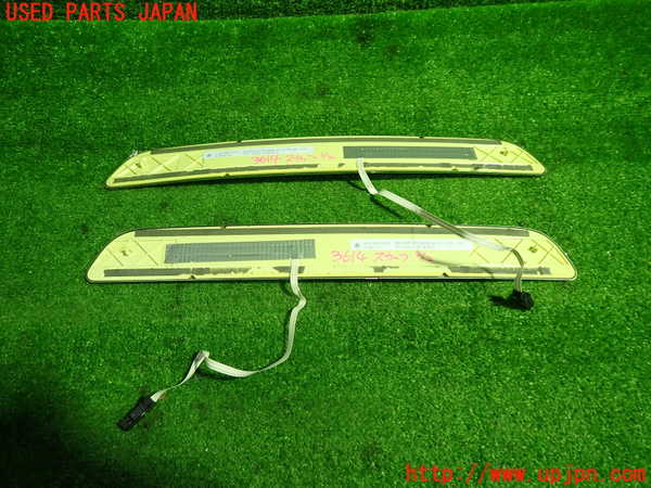 1UPJ-9236147740]ベンツ C200 ステーションワゴン(205242C)(205)スカッフプレート 中古_2