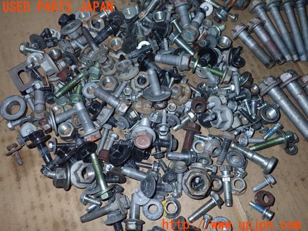 3UPJ=9236150720]スカイライン 250GT(V36)ネジ・ナット・ステー類 セット ジャンク_3