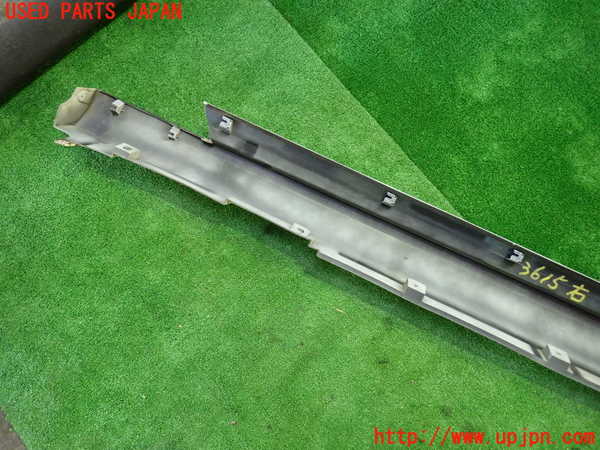 1UPJ-9236151390]スカイライン(V36)右サイドステップ 中古_5