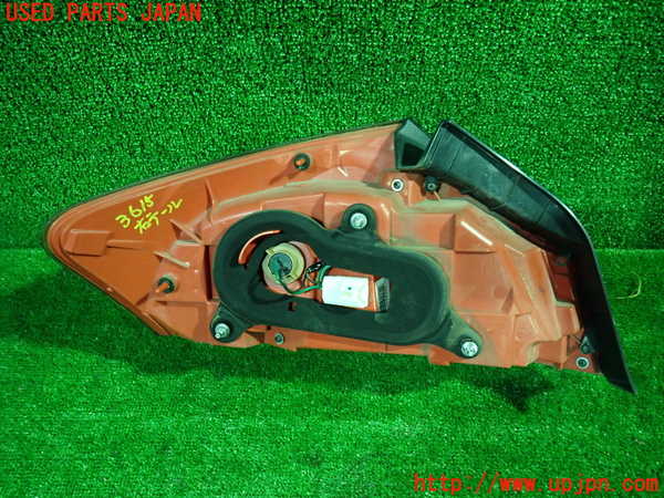 1UPJ-9236151536]スカイライン(V36)左テールランプ 中古_2