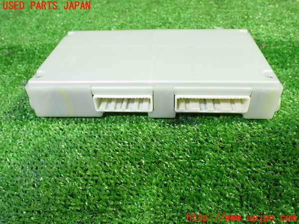 1UPJ-9236156148]スカイライン(V36)コンピューター3 中古_2