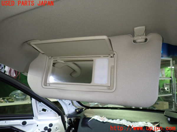 1UPJ-9236157630]スカイライン(V36)室内サンバイザー左側 中古_3