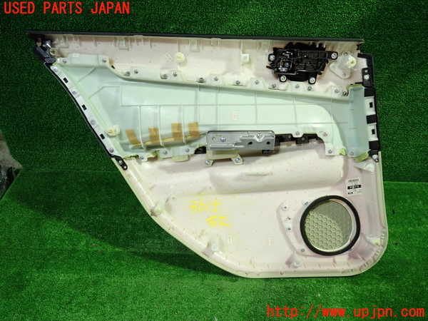 1UPJ-9236151294]スカイライン(V36)右後ドア内張り 中古_3