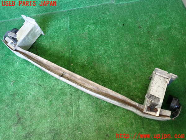 1UPJ-9236161014]アウディ・Q5(8RCDNF)フロントバンパーホースメント 中古_2