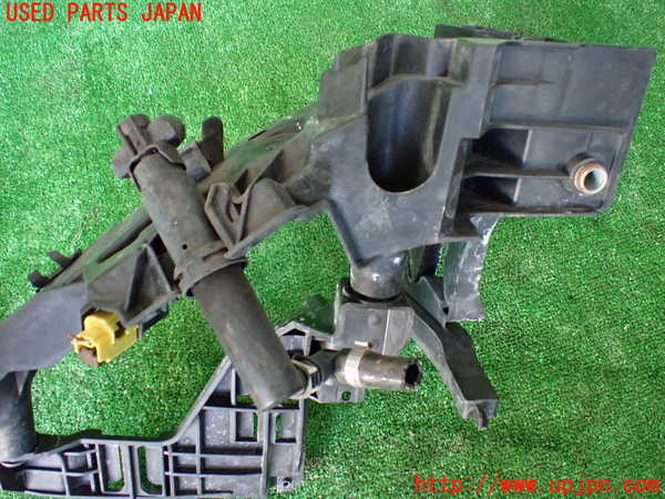 1UPJ-9236161140]アウディ・Q5(8RCDNF)右ヘッドライトリム 中古_3