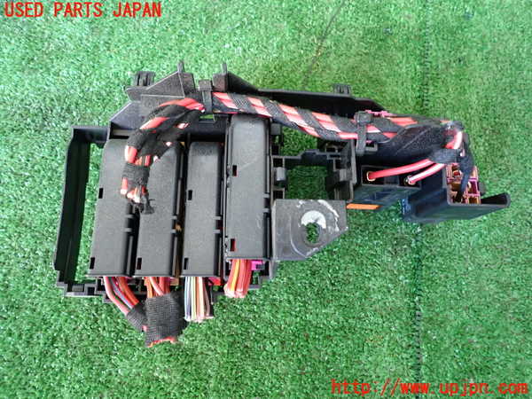 1UPJ-9236166741]アウディ・Q5(8RCDNF)ヒューズボックス1 中古_2
