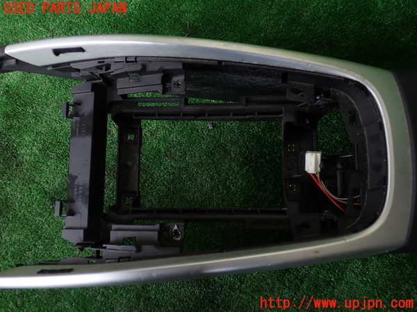1UPJ-9236167540]アウディ・Q5(8RCDNF)センターコンソール 中古_3