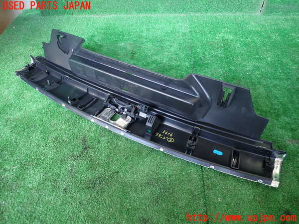 1UPJ-9236167773]アウディ・Q5(8RCDNF)ラゲッジトレイ3 中古_2