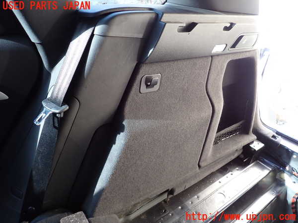 1UPJ-9236167675]アウディ・Q5(8RCDNF)右リアピラートリム 中古_3