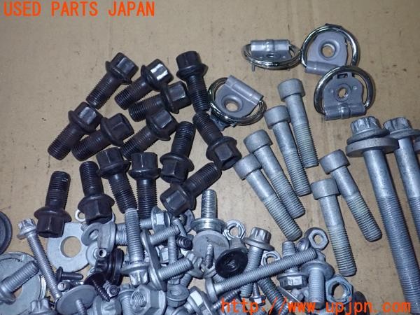 3UPJ=9236170720]ベンツ C220 d(205004 W205)ネジ・ナット・ステー類 セット ジャンク_2