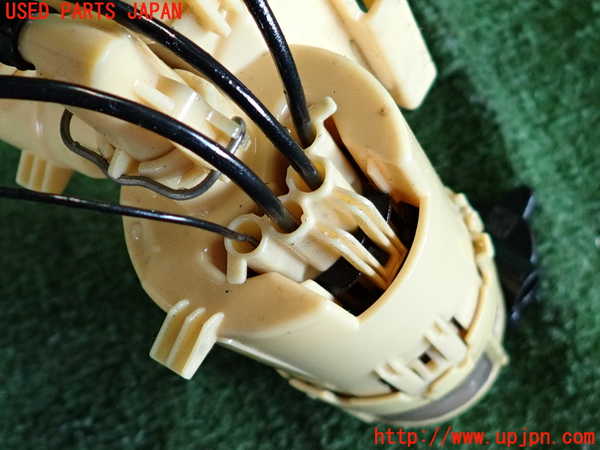 2UPJ-9236172510]ベンツ C220 d W205(205004)燃料ポンプ 中古_3