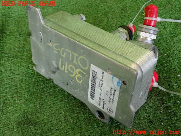 2UPJ-9236172481]ベンツ C220 d W205(205004)オイルクーラー1 中古_2