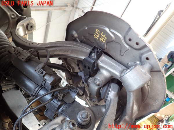 2UPJ-9236174295]ベンツ C220 d W205(205004)左フロントナックルハブ 中古_2