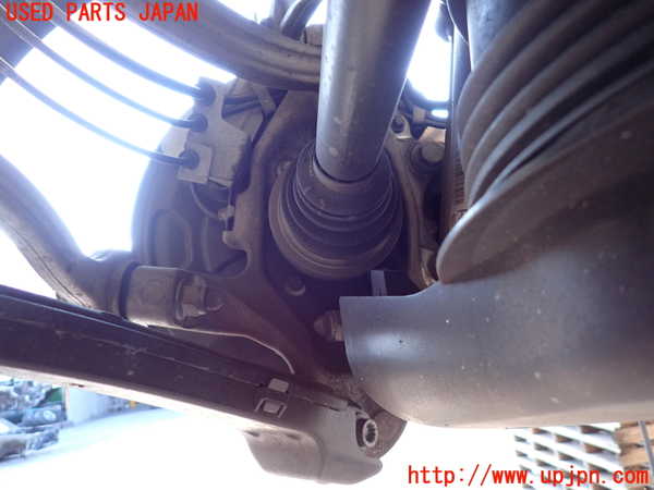 2UPJ-9236174300]ベンツ C220 d W205(205004)右リアナックルハブ 中古_2