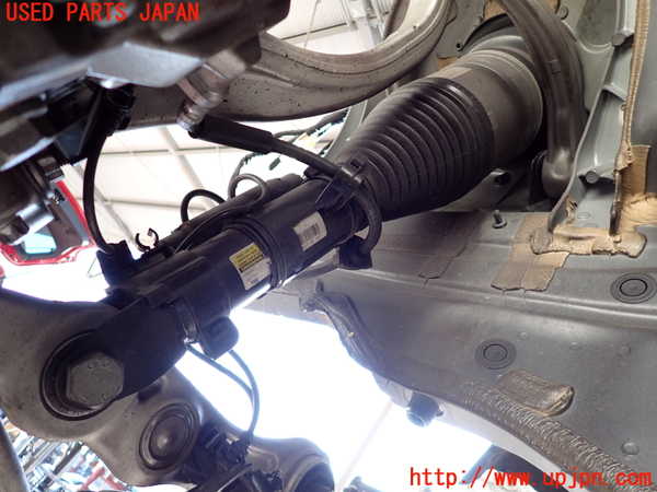 2UPJ-9236175025]ベンツ C220 d W205(205004)左フロントストラット 中古 エアサス_2