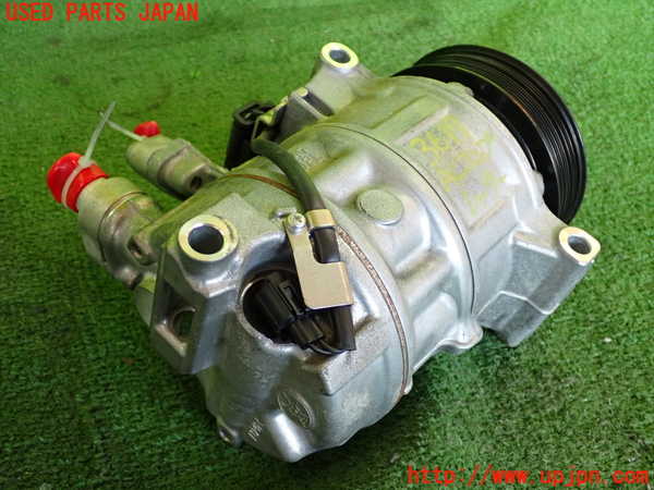 2UPJ-9236176025]ベンツ C220 d W205(205004)エアコンコンプレッサー 中古_2