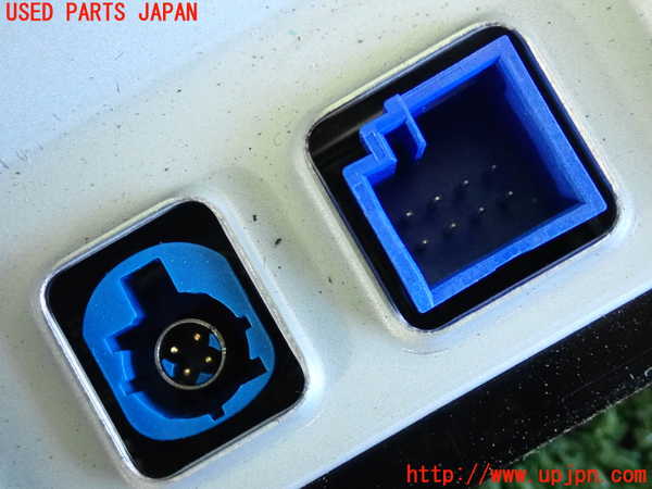 2UPJ-9236176629]ベンツ C220 d W205(205004)モニター 中古_4