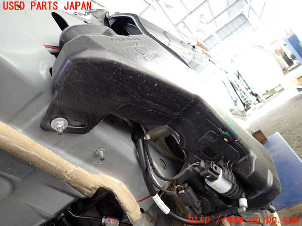 2UPJ-9236176791]ベンツ C220 d W205(205004)ウォッシャータンク1 中古_2