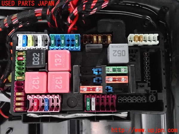 2UPJ-9236176741]ベンツ C220 d W205(205004)ヒューズボックス1 中古_2