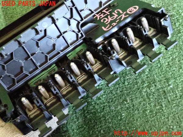 2UPJ-9236176743]ベンツ C220 d W205(205004)ヒューズボックス3 中古_3