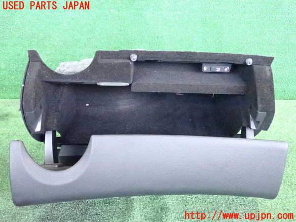 2UPJ-9236177516]ベンツ C220 d W205(205004)グローブボックス1 中古_2