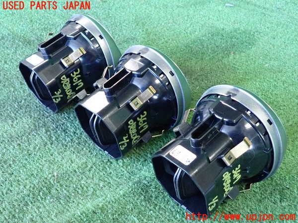 2UPJ-9236177528]ベンツ C220 d W205(205004)エアコン吹き出し口3(真中) 中古_3